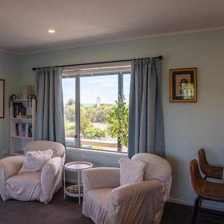 Beach Front Wine Makers Cottage Te Awanga Exterior foto
