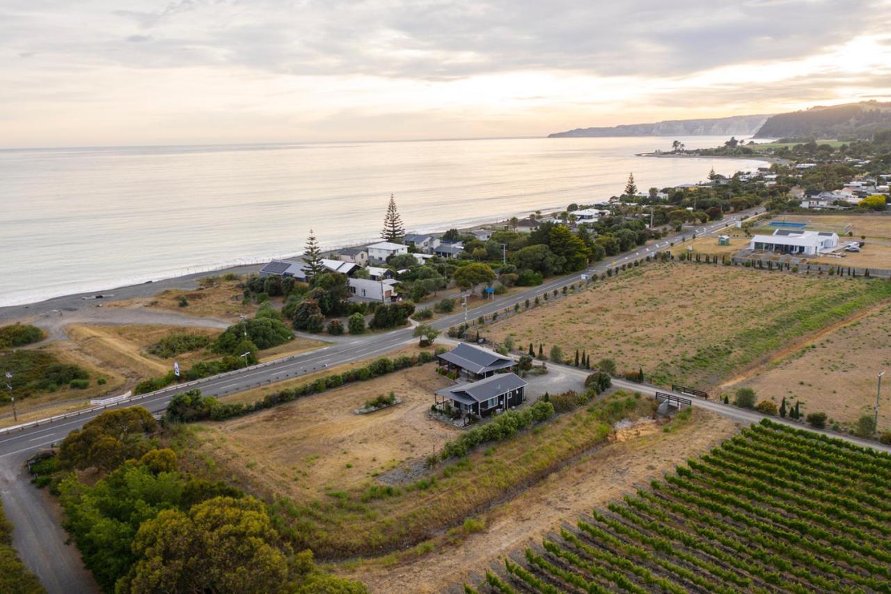 Beach Front Wine Makers Cottage Te Awanga Exterior foto